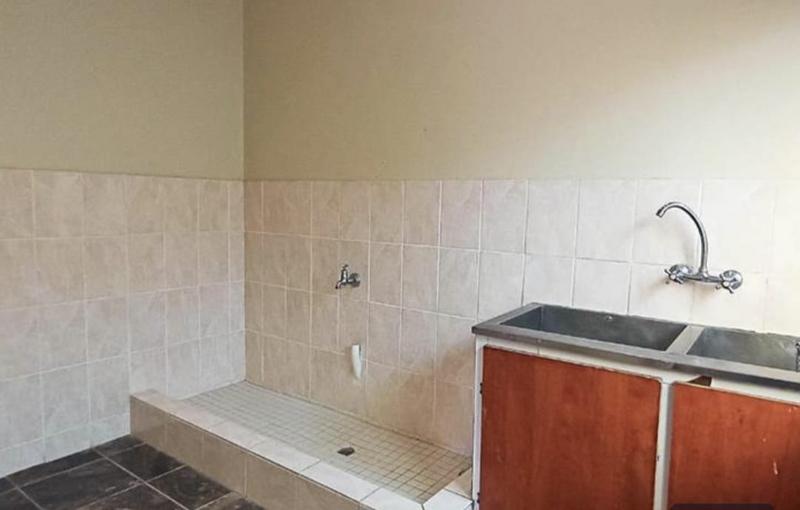 5 Bedroom Property for Sale in Grassy Park Western Cape